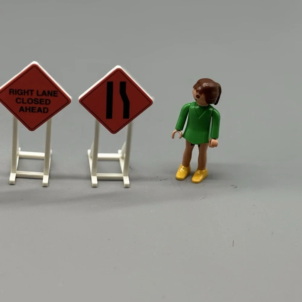 Walthers Faller Rocky Mountain Express Train Set Construction Signs Figures Lot